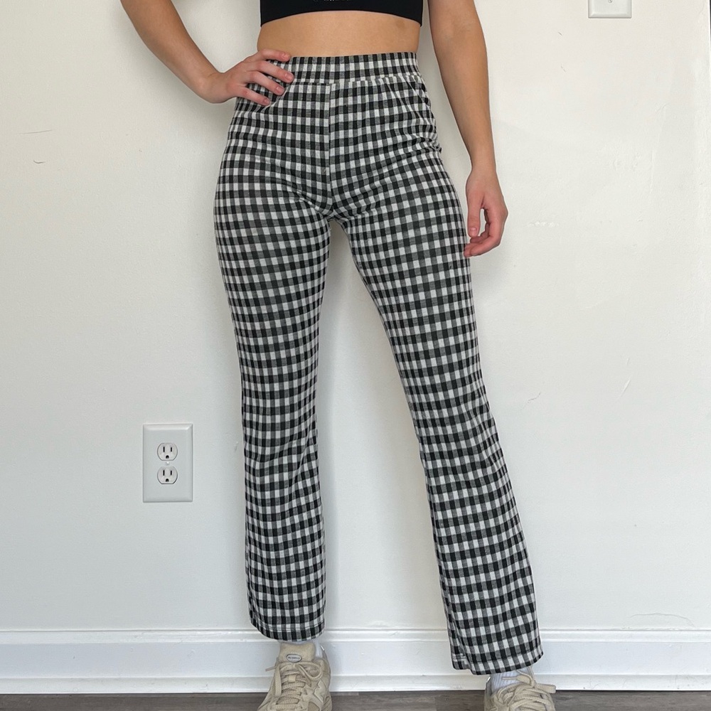 ❤️ Gingham stretchy flare pants Urban Outfitters women’s size small plaid
